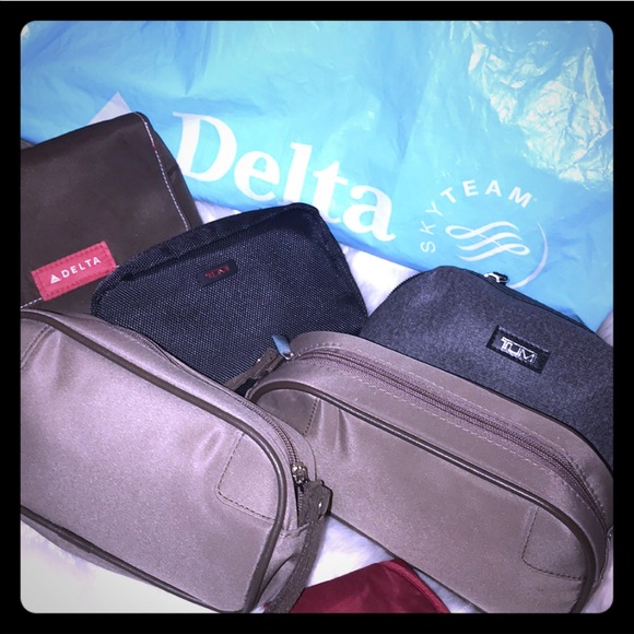 1 NEW Delta Airlines first class Amenity kit (TAN) - Picture 2 of 8